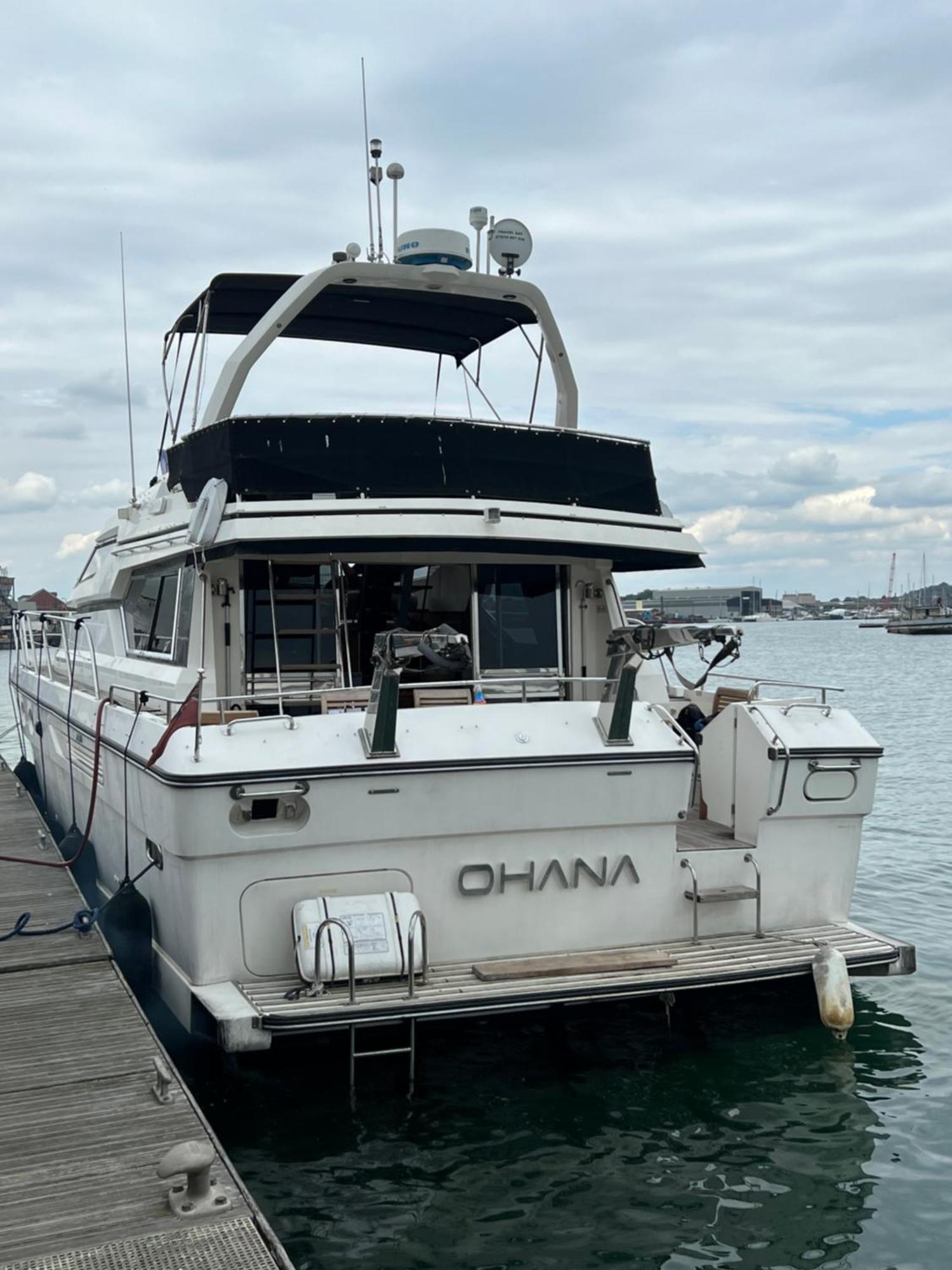 Ботель Superyacht On Town Quay Marina, - Very Close To Centre And Cruise Terminals - Free Parking Included *