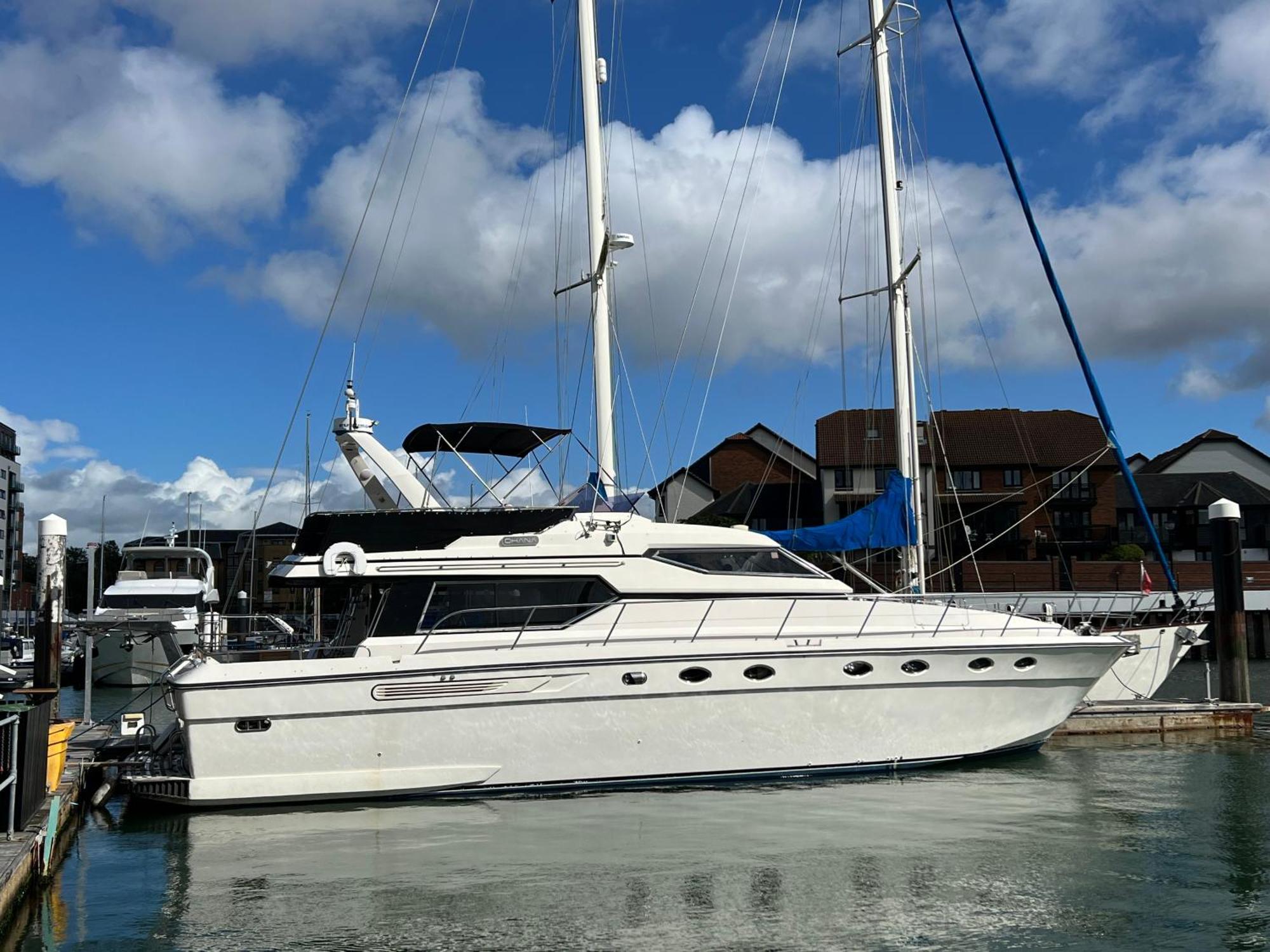 Superyacht On Town Quay Marina, - Very Close To Centre And Cruise Terminals - Free Parking Included Southampton